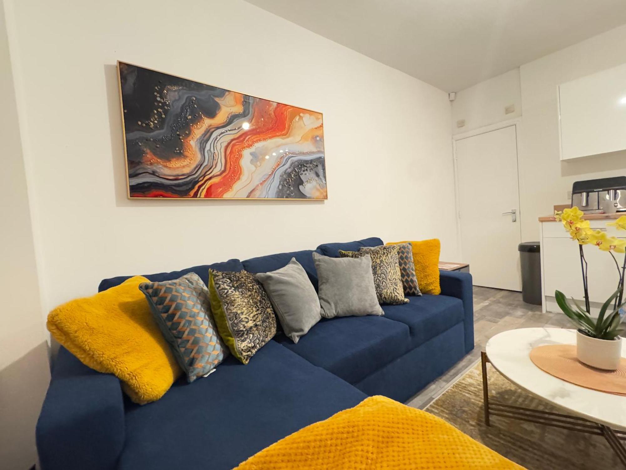 Link Perfect For Concert Goers, Football Fans And Contractors, Closer To Centre, Everton, Grounds *